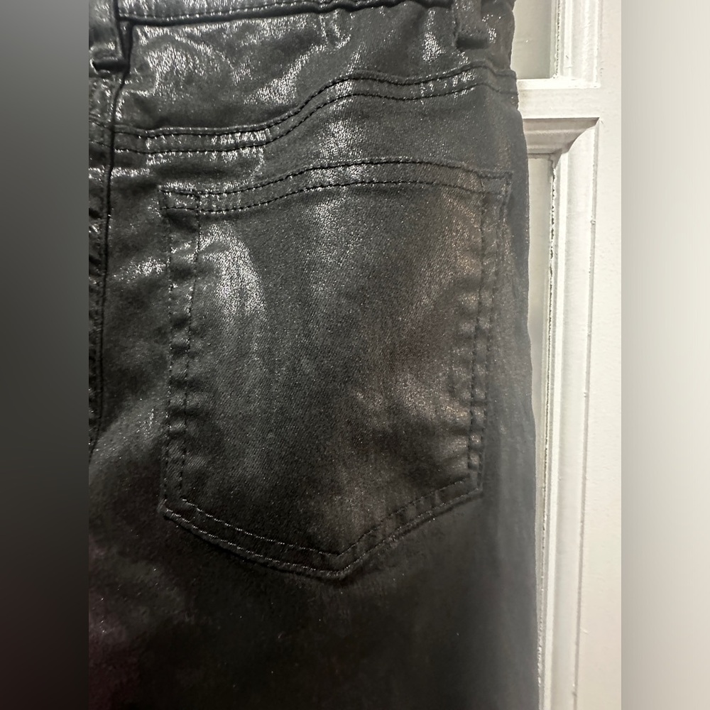 ASOS DESIGN faux leather straight leg pants in black - Picture 6 of 6